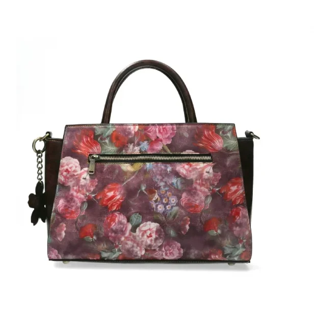 Laura Vita Ayna 01 Wine