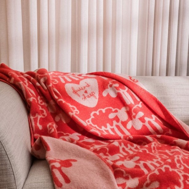 Woolish  Koc Friendsheep czerwony