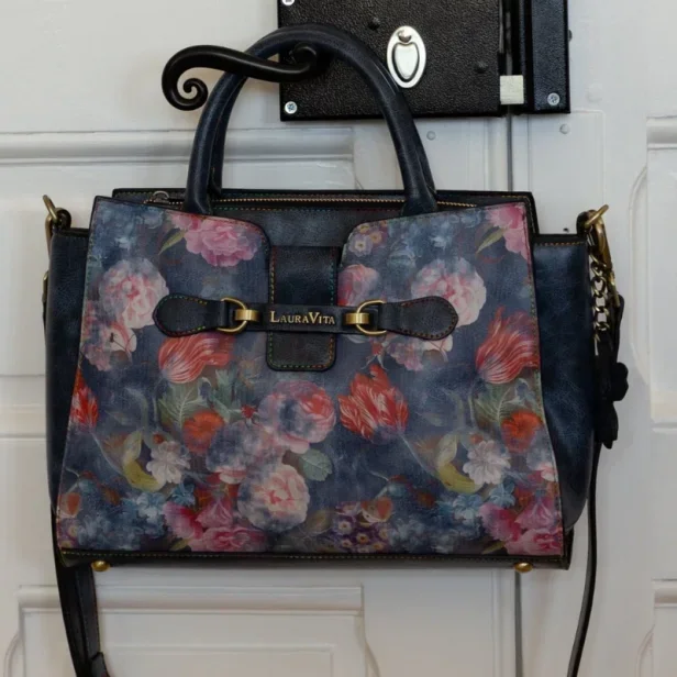 Laura Vita Ayna 01 Bleu