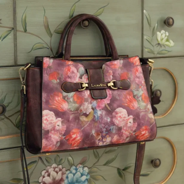 Laura Vita Ayna 01 Wine