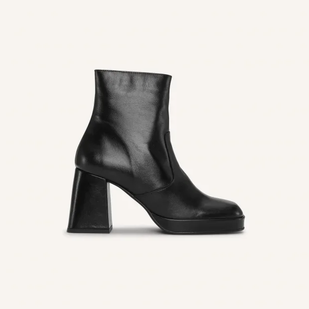 Jodis Cristal Black